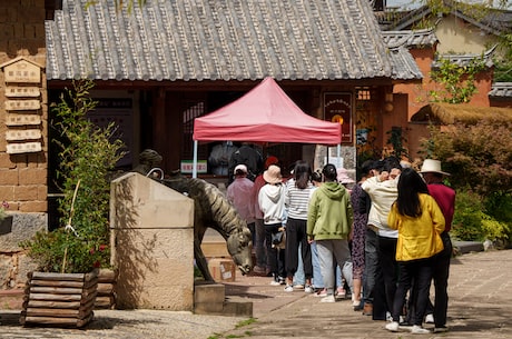 小鸡庄园答题最新答案 下列哪种处理方式是正确的?答案：轻点刹车缓慢减速